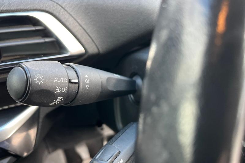 Used Peugeot 5008 2022 for sale - 76028231: Photo 14