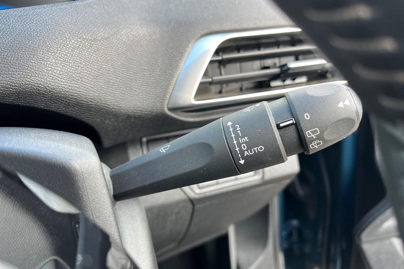 Used Peugeot 5008 2022 for sale - 76028231: Photo 15
