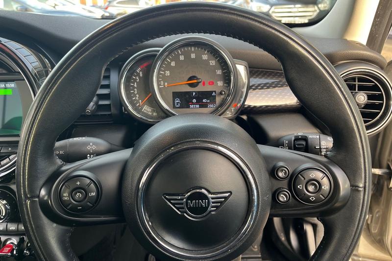 Used MINI Hatch 2019 for sale - 77770425: Photo 12