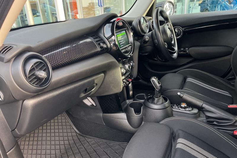 Used MINI Hatch 2019 for sale - 77770425: Photo 18