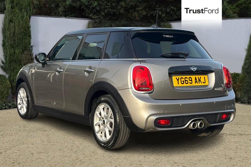 Used MINI Hatch 2019 for sale - 77770425: Photo 2