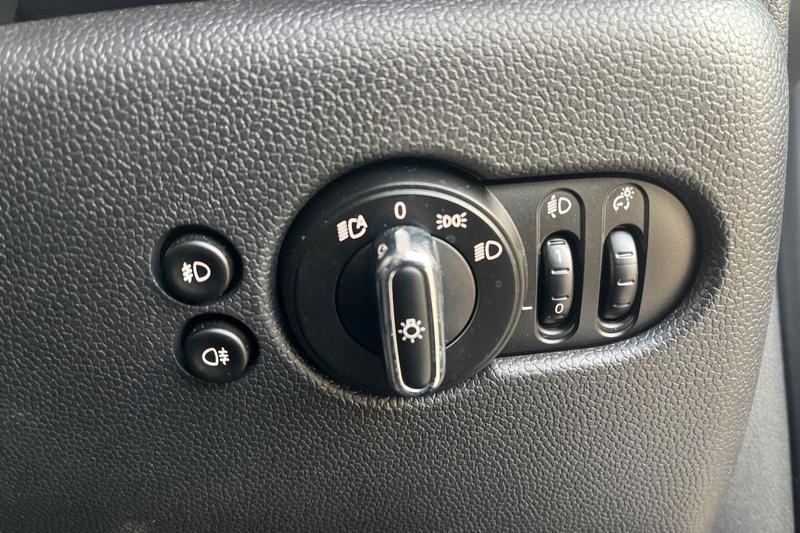 Used MINI Hatch 2019 for sale - 77770425: Photo 36