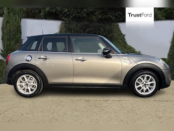 Used MINI Hatch 2019 for sale - 77770425: Photo