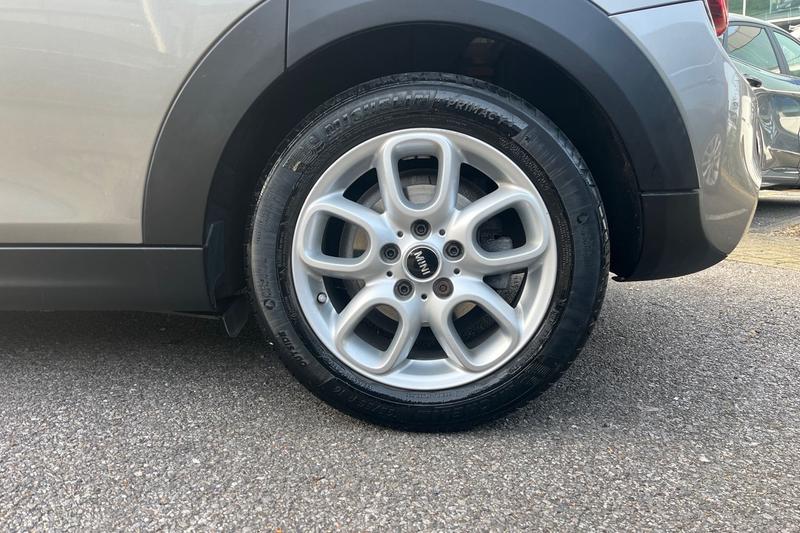 Used MINI Hatch 2019 for sale - 77770425: Photo 8