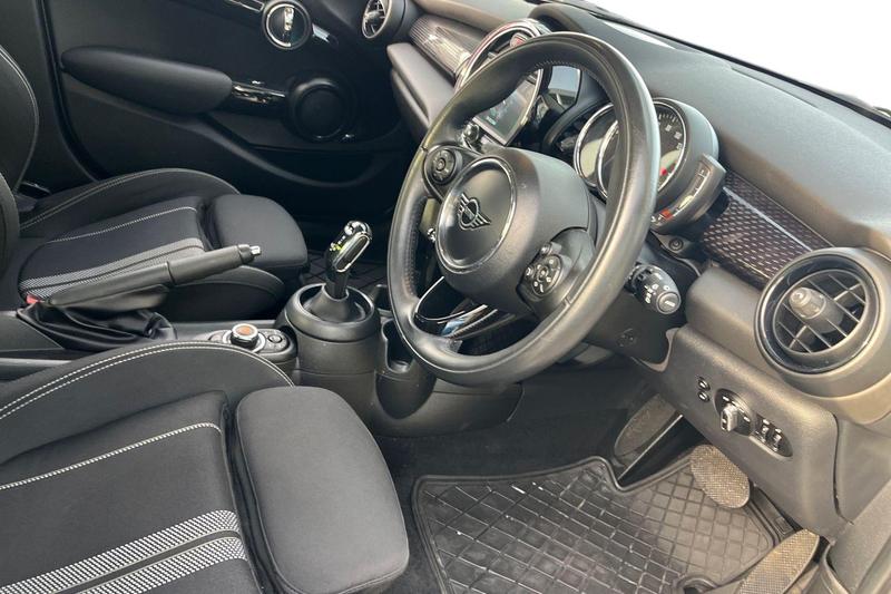 Used MINI Hatch 2019 for sale - 77770425: Photo 9