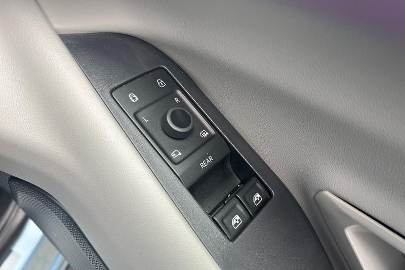 Used Ford Explorer 2024 for sale - 77910335: Photo 16