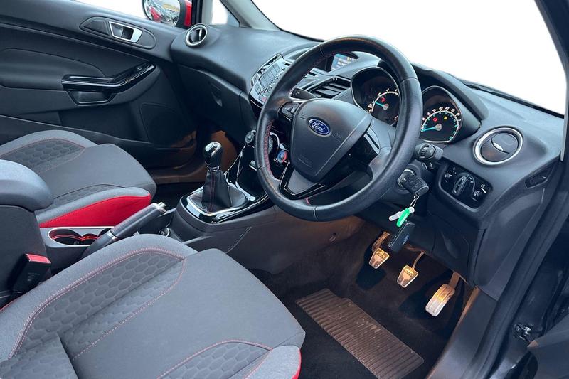 Used Ford Fiesta 2016 for sale - 77498039: Photo 9