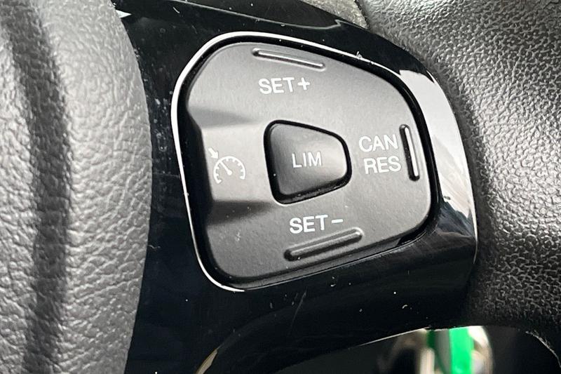 Used Ford Ka+ 2017 for sale - 76508109: Photo 32