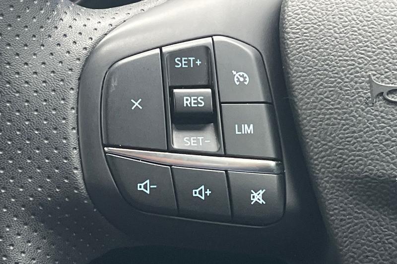 Used Ford Kuga 2023 for sale - 76410214: Photo 32