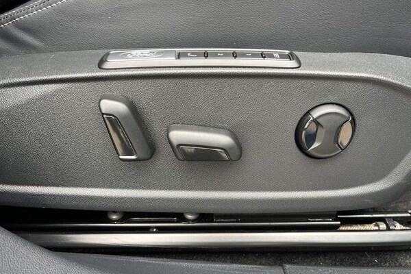 Used Ford Explorer 2024 for sale - 76067654: Photo 30