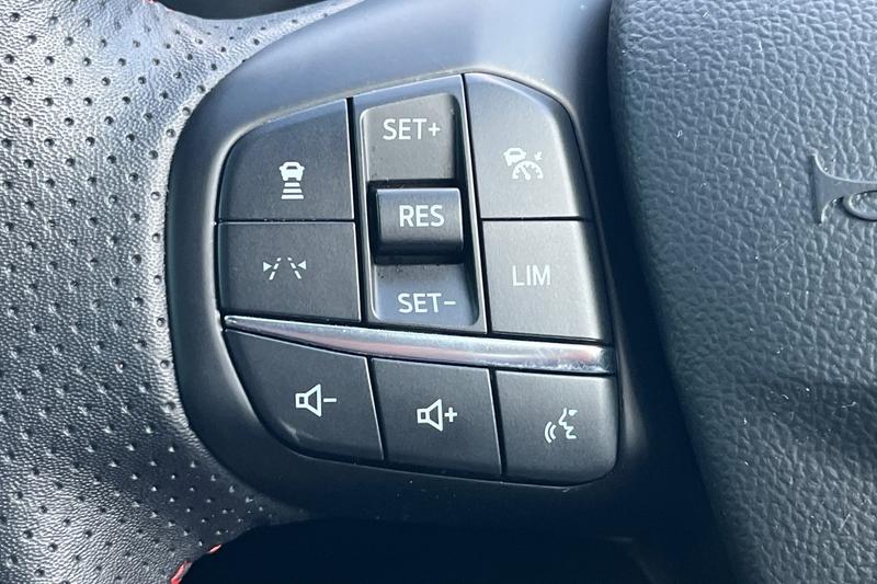 Used Ford Kuga 2025 for sale - 76949070: Photo 37