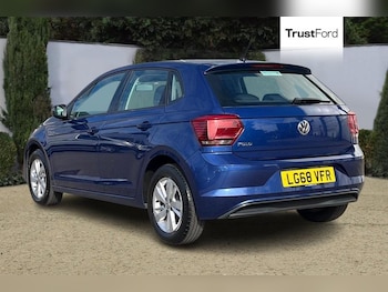 Used Volkswagen Polo 2018 for sale - 76296792: Photo 2