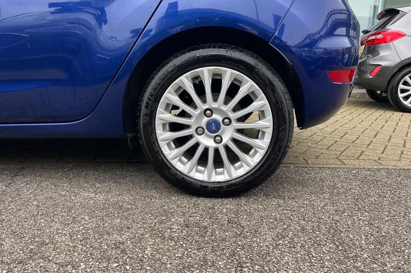 Used Ford Fiesta 2015 for sale - 77785356: Photo 8