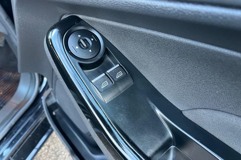 Used Ford Fiesta 2015 for sale - 76631430: Photo 16