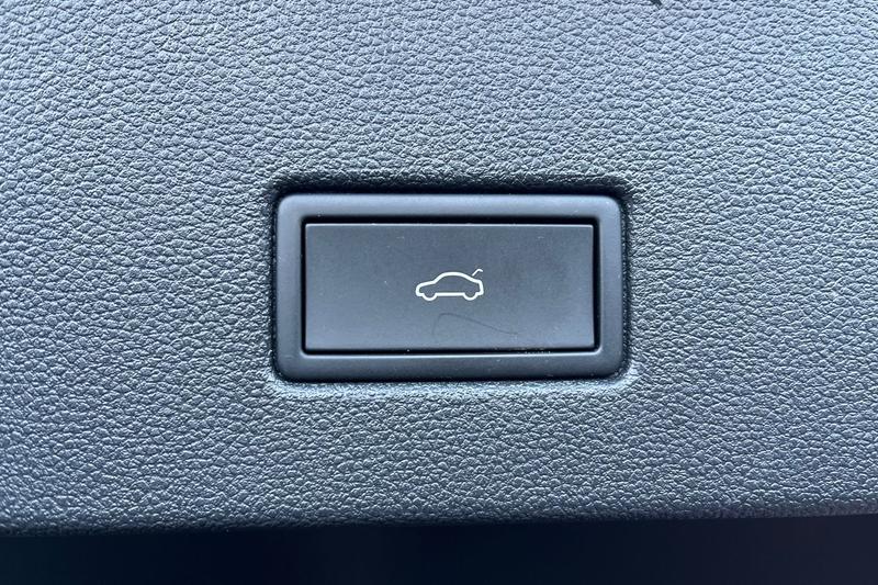 Used Volkswagen T-Roc 2022 for sale - 76895394: Photo 30