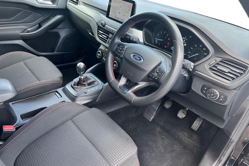 Used Ford Focus 2022 for sale - 76038198: Photo 9