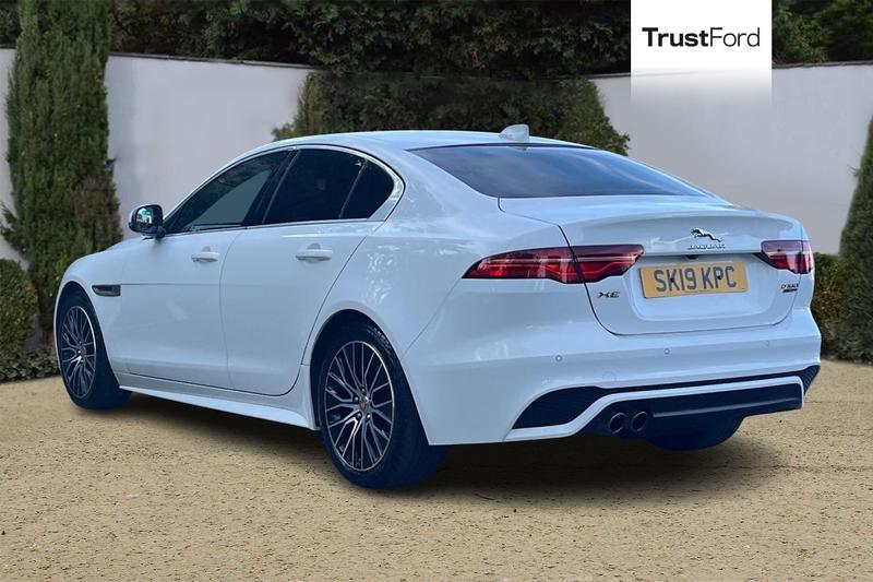 Used Jaguar XE 2019 for sale - 76744293: Photo 2