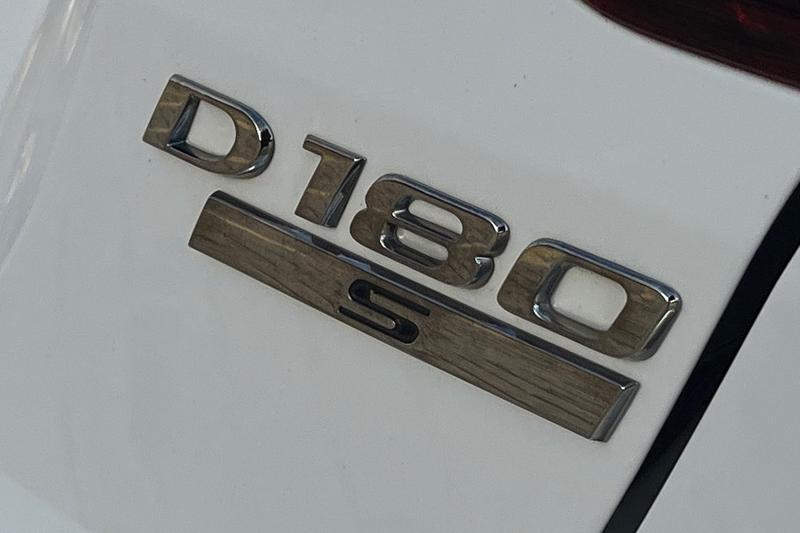 Used Jaguar XE 2019 for sale - 76744293: Photo 39