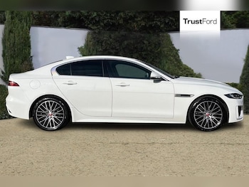 Used Jaguar XE 2019 for sale - 76744293: Photo