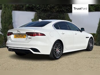 Used Jaguar XE 2019 for sale - 76744293: Photo
