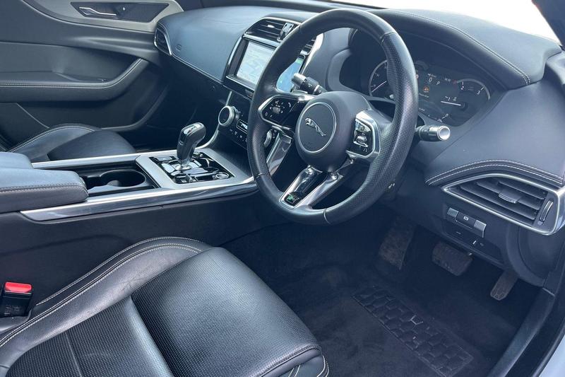 Used Jaguar XE 2019 for sale - 76744293: Photo 9