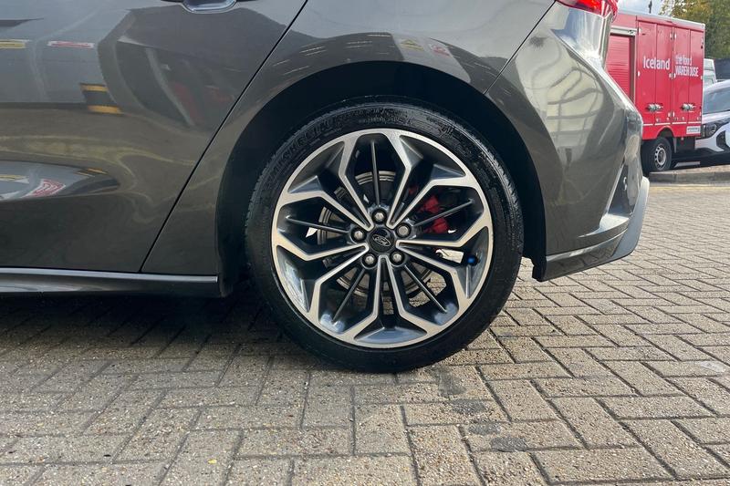 Used Ford Focus 2022 for sale - 76389596: Photo 8