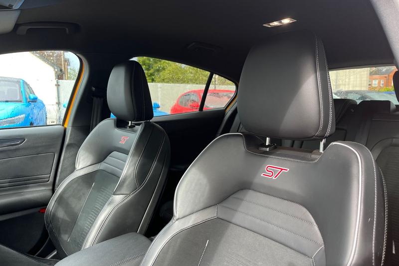 Used Ford Focus 2019 for sale - 76526696: Photo 19