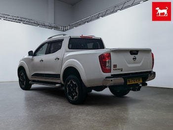 Used Nissan Navara 2020 for sale - 75670540: Photo