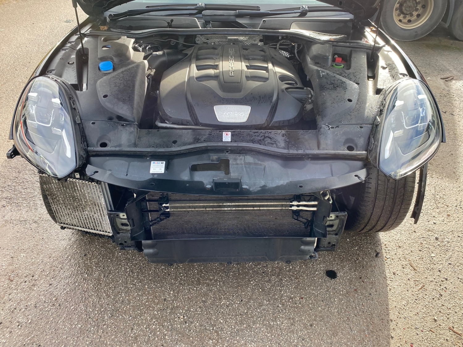 Used Porsche Cayenne 2017 for sale - 77640403: Photo 8