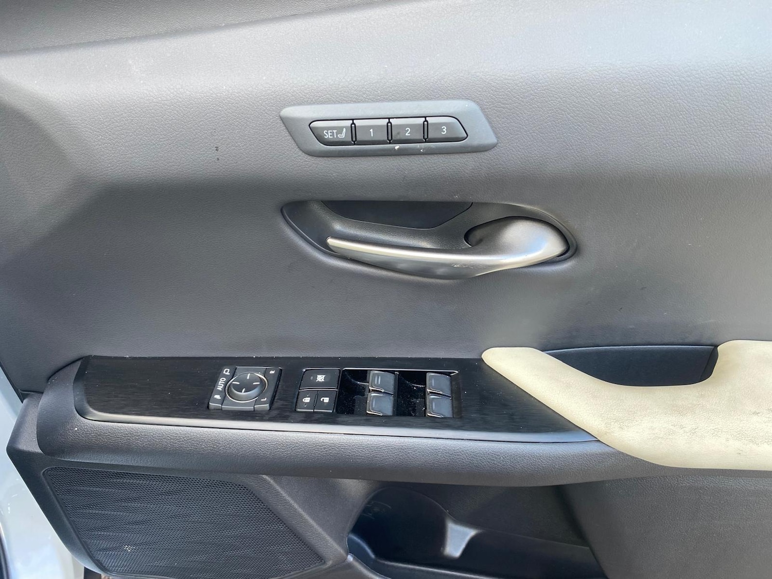 Used Lexus UX 2023 for sale - 77196668: Photo 12