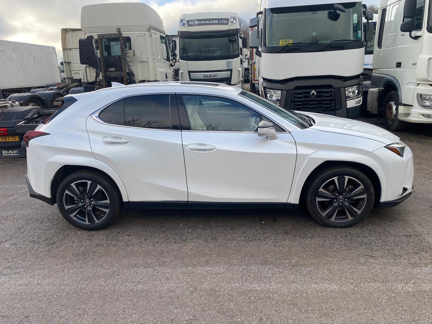 Used Lexus UX 2023 for sale - 77196668: Photo 3
