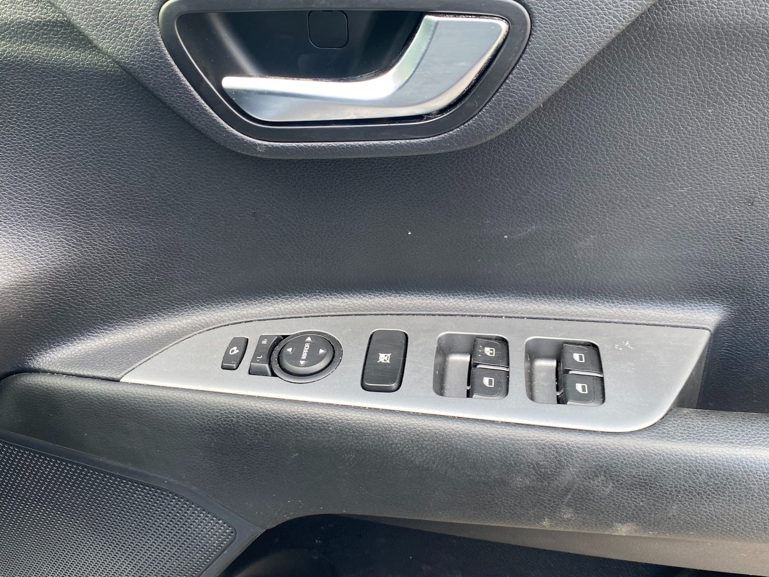 Used Kia Stonic 2025 for sale - 77988479: Photo 17