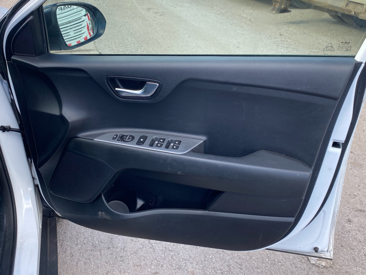 Used Kia Stonic 2025 for sale - 77988479: Photo 18