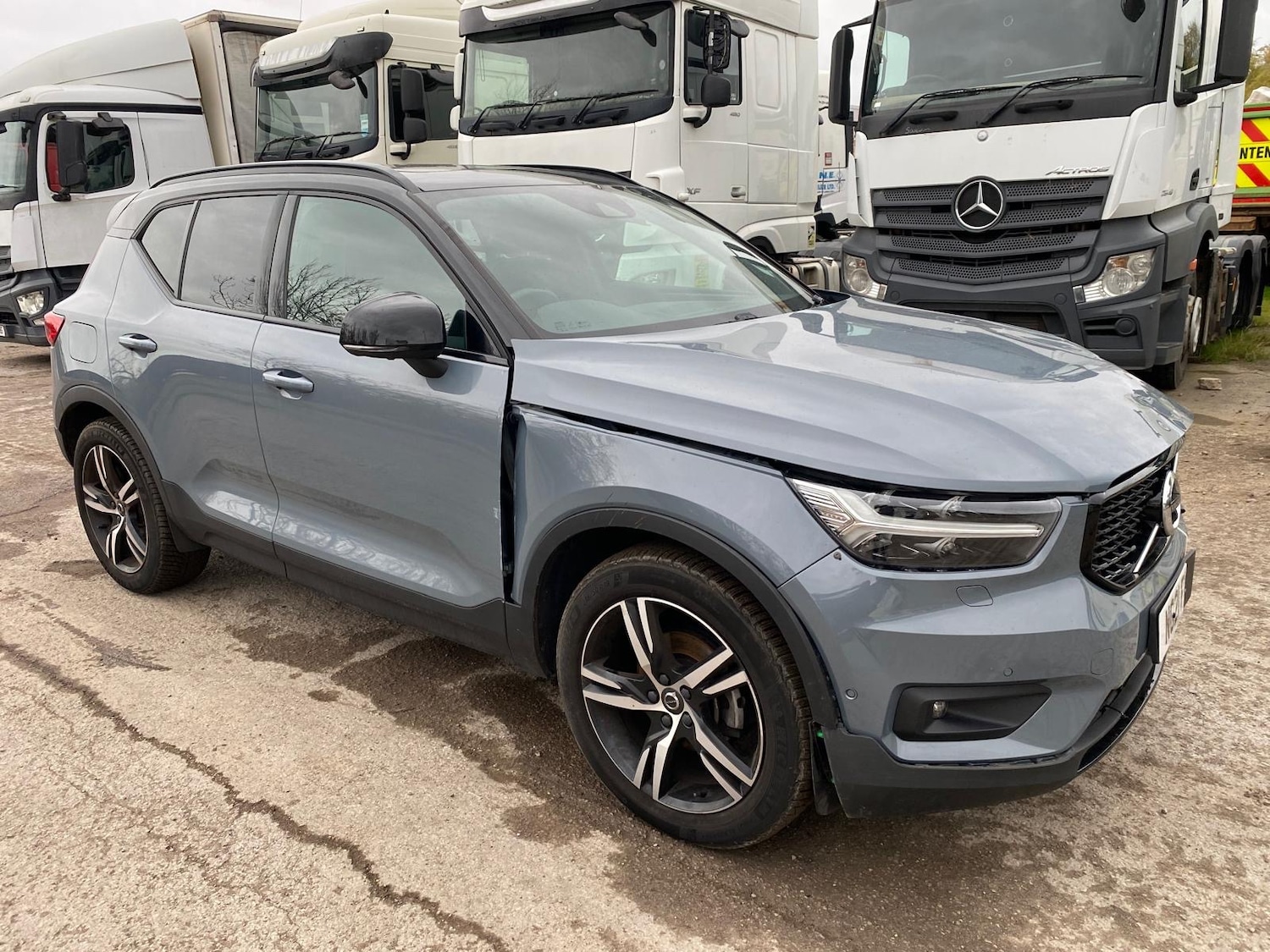 Used Volvo XC40 2021 for sale - 76253929: Photo 2