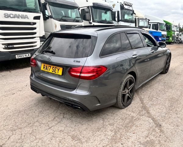 Used Mercedes-Benz C-Class 2017 for sale - 75262641: Photo 4