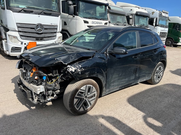 Used Hyundai KONA 2023 for sale - 74704189: Photo 4