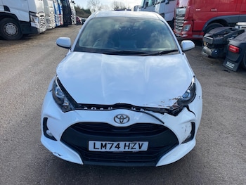 Used Toyota Yaris 2024 for sale - 77311004: Photo