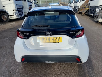 Used Toyota Yaris 2024 for sale - 77311004: Photo