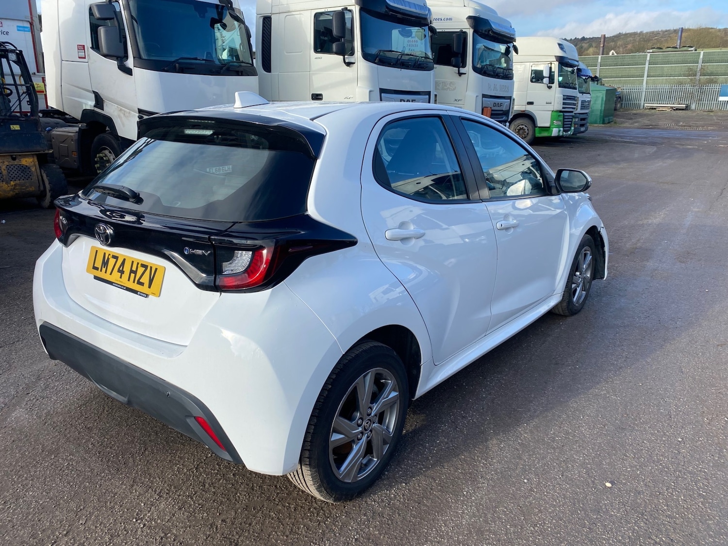 Used Toyota Yaris 2024 for sale - 77311004: Photo 5