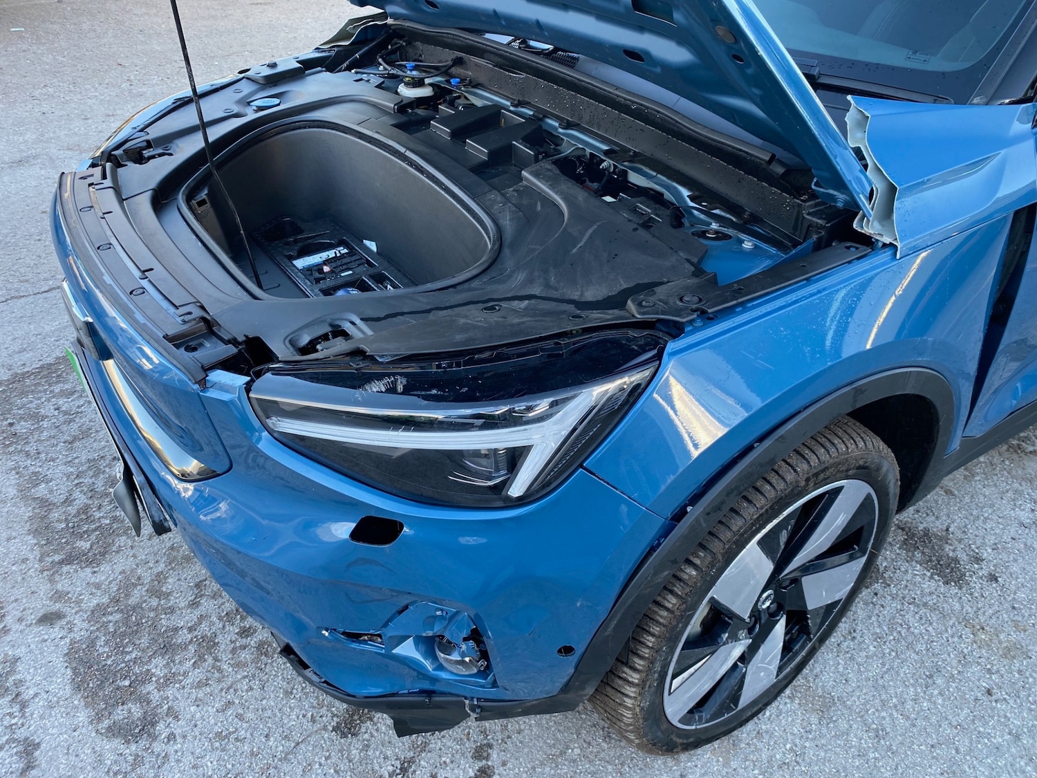 Used Volvo XC40 2024 for sale - 76352267: Photo 11