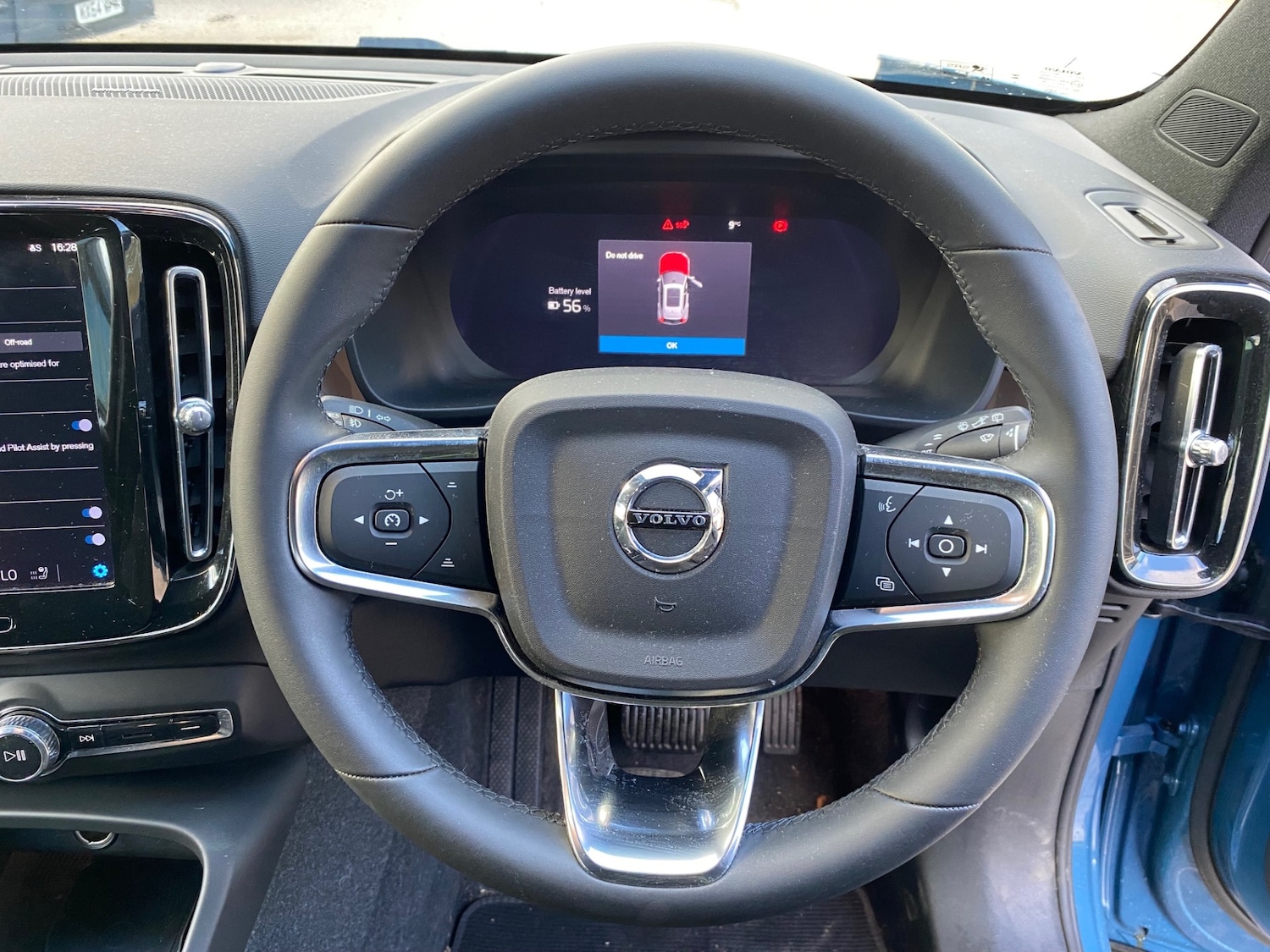 Used Volvo XC40 2024 for sale - 76352267: Photo 13