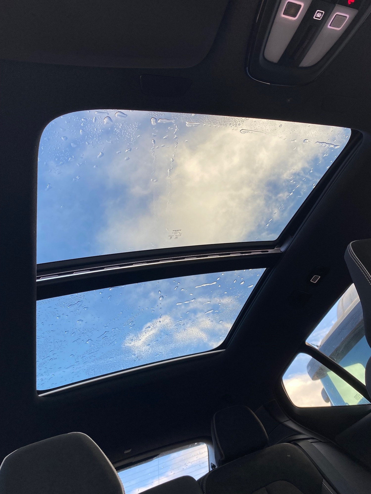 Used Volvo XC40 2024 for sale - 76352267: Photo 20