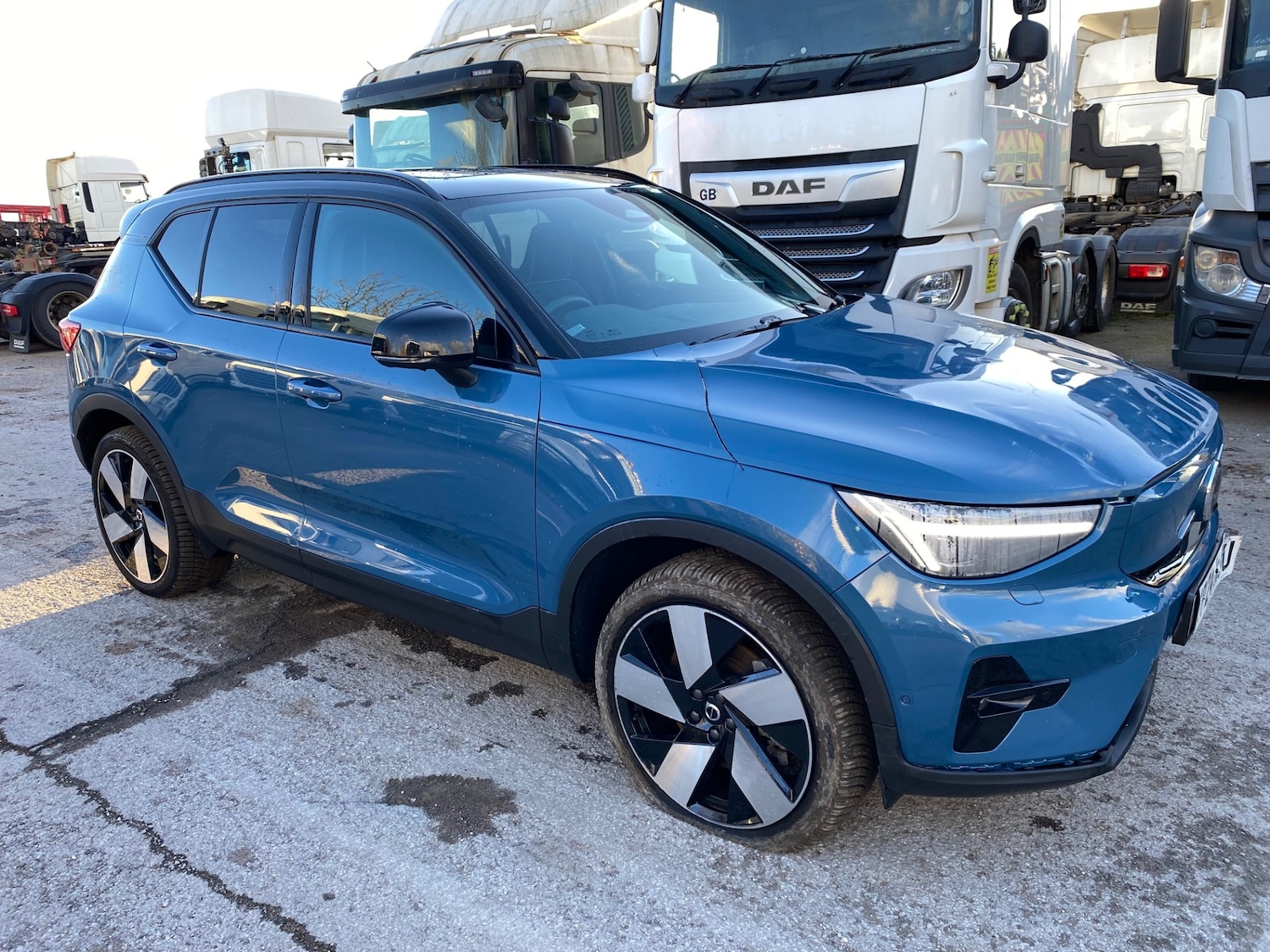 Used Volvo XC40 2024 for sale - 76352267: Photo 3
