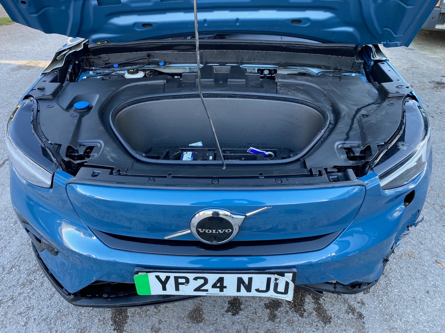 Used Volvo XC40 2024 for sale - 76352267: Photo 9