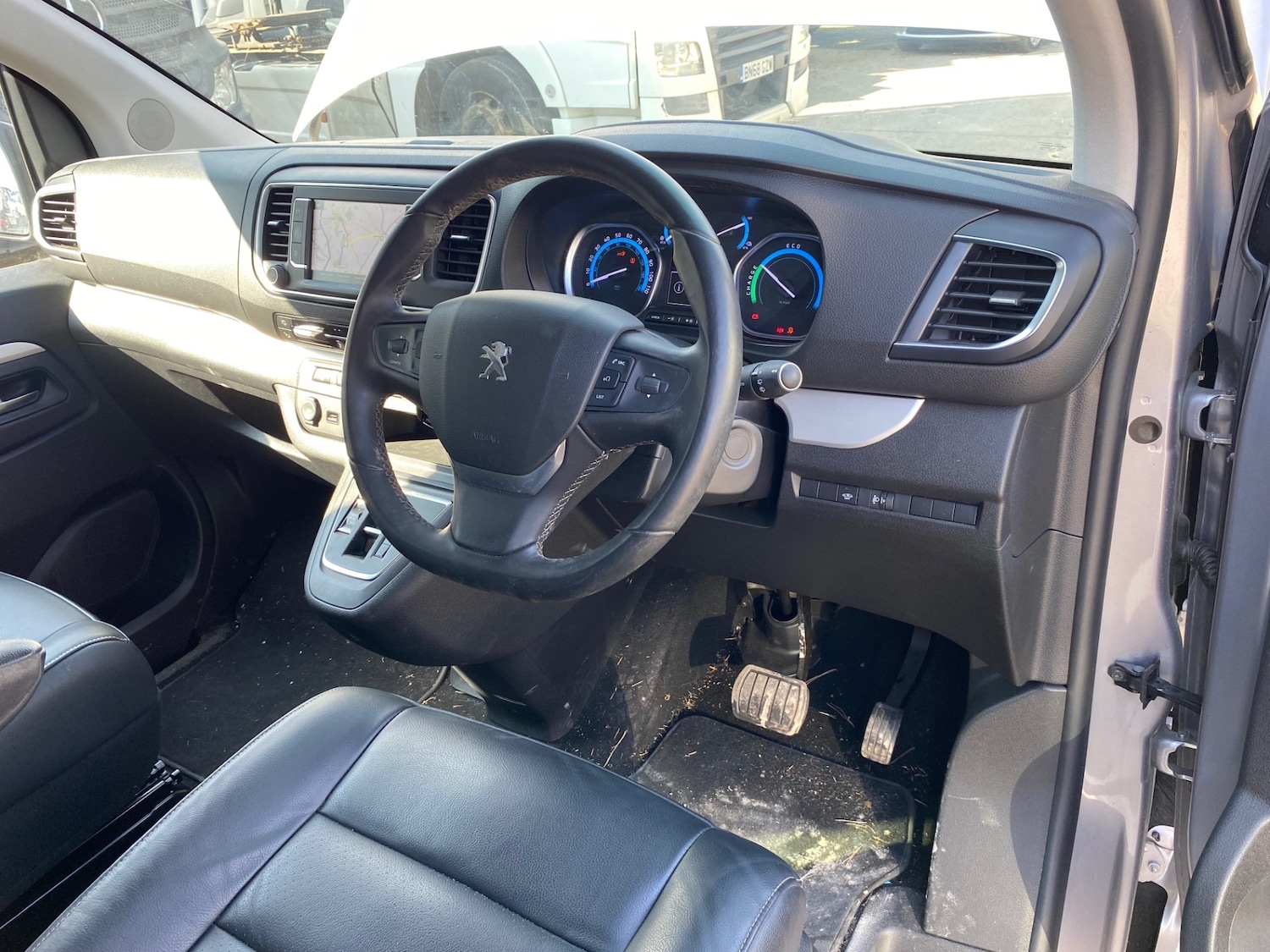 Used Peugeot Traveller 2024 for sale - 77947348: Photo 12