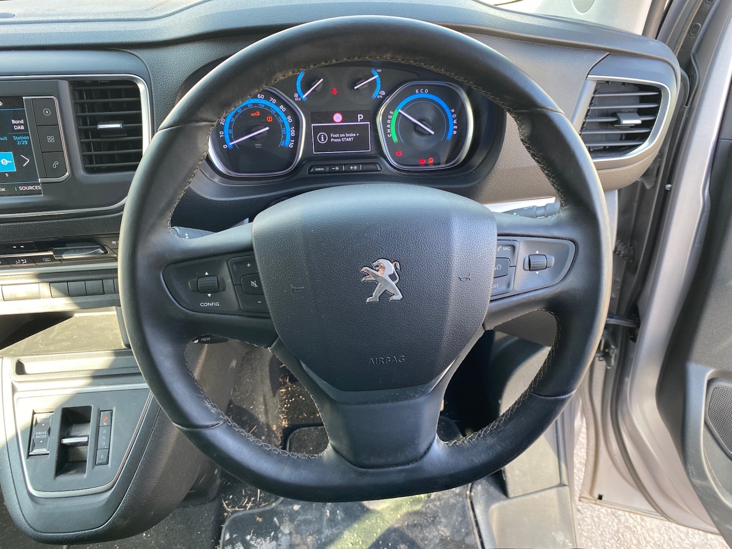 Used Peugeot Traveller 2024 for sale - 77947348: Photo 13