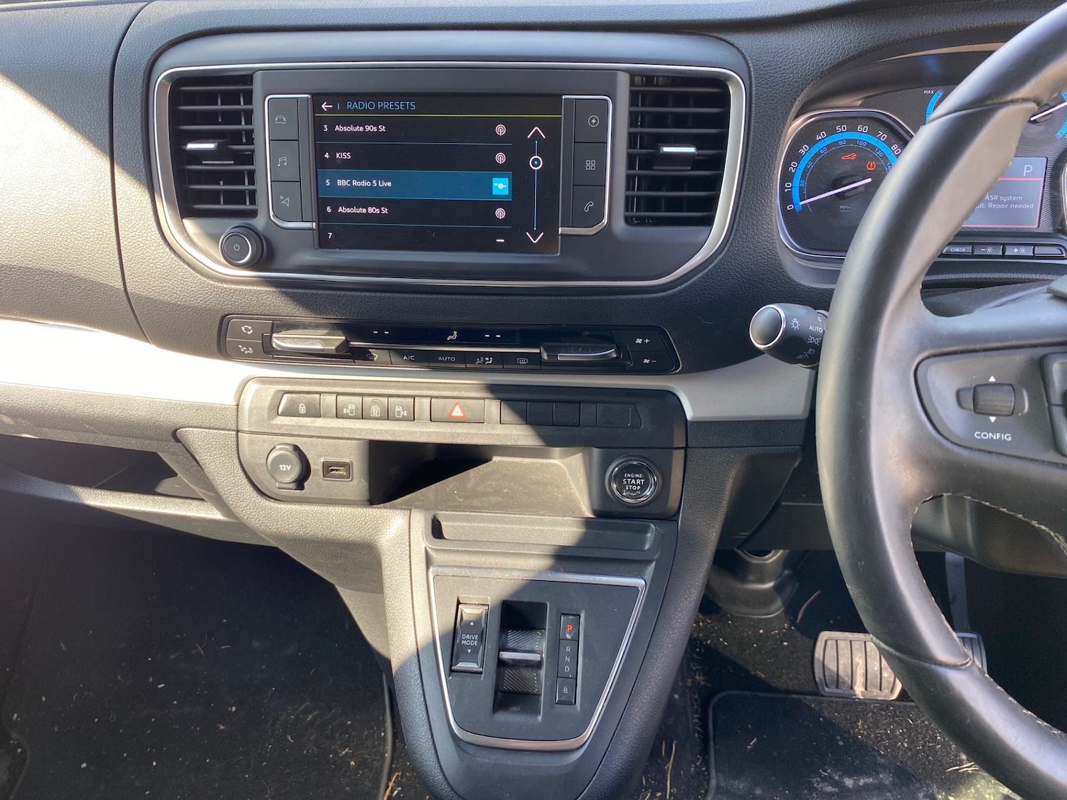 Used Peugeot Traveller 2024 for sale - 77947348: Photo 15