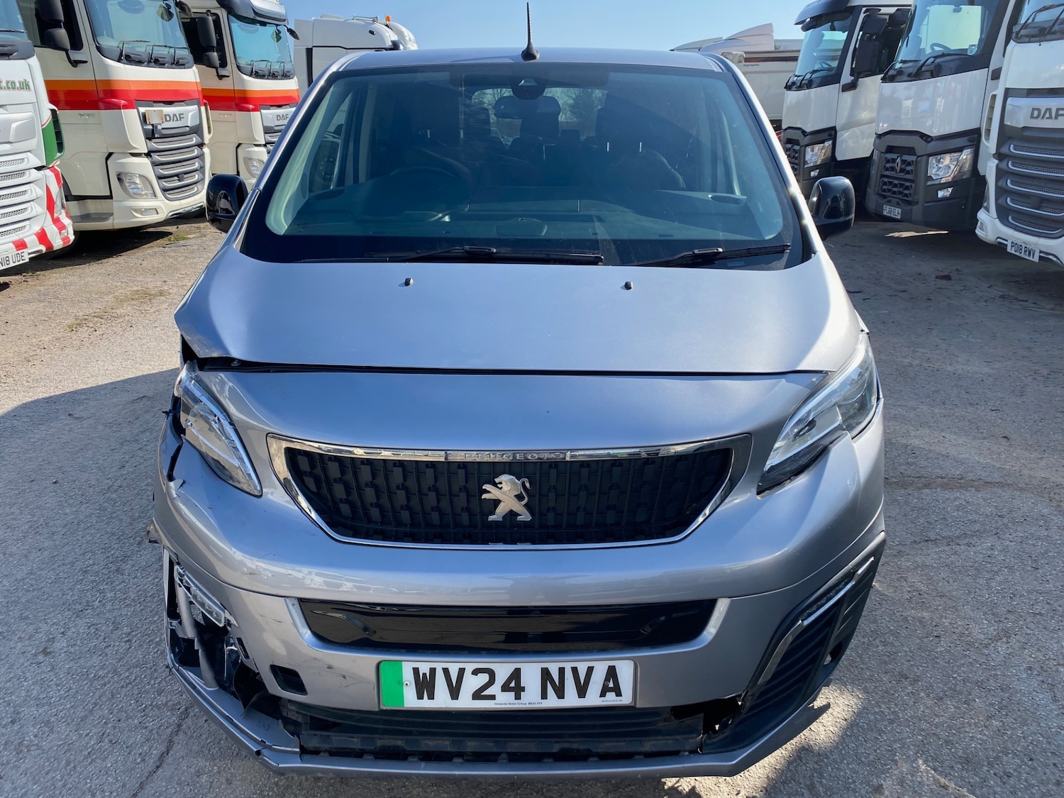 Used Peugeot Traveller 2024 for sale - 77947348: Photo 4