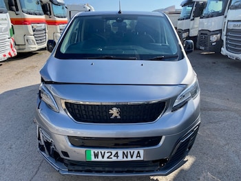 Used Peugeot Traveller 2024 for sale - 77947348: Photo
