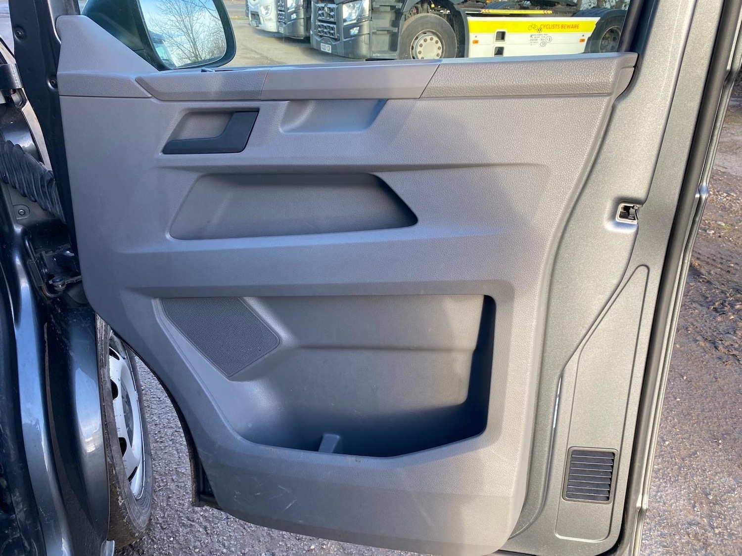 Used Volkswagen Transporter Shuttle 2020 for sale - 76892998: Photo 16